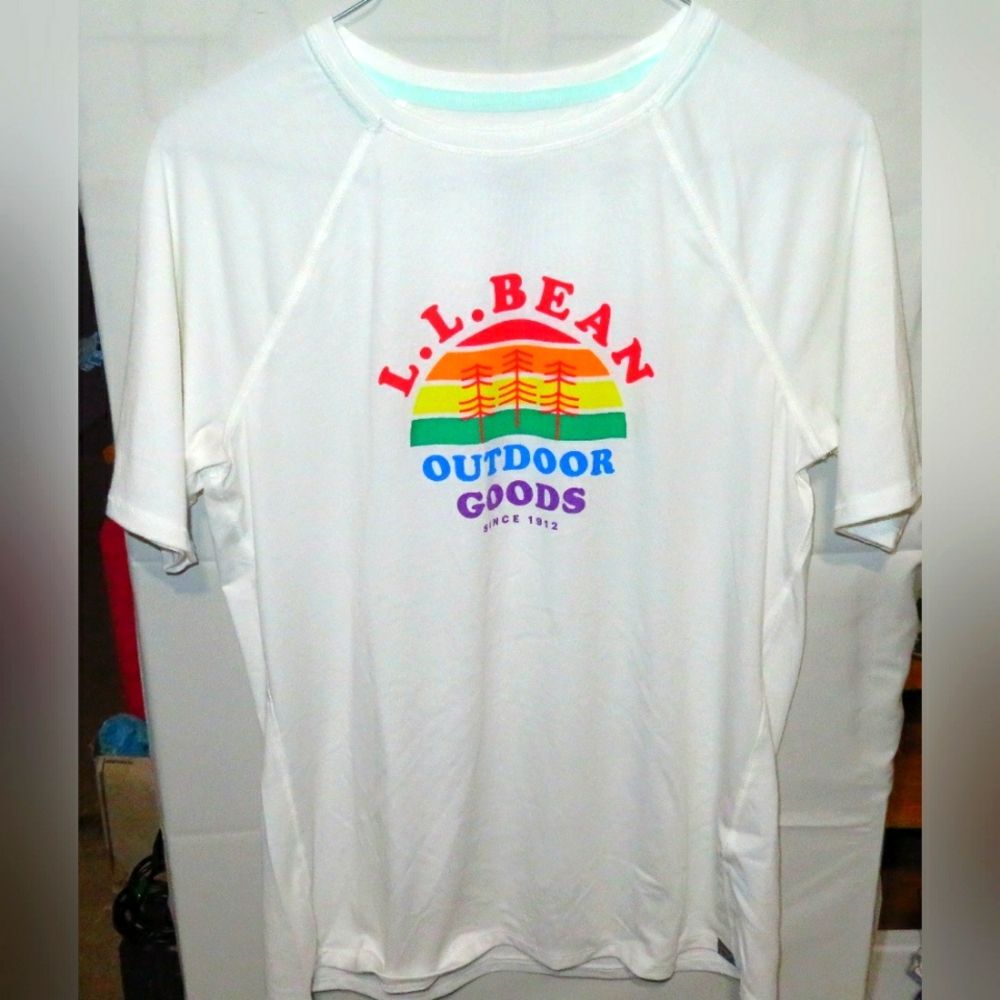 New w/o Tags White LL Bean Short Sleeve T-shirt